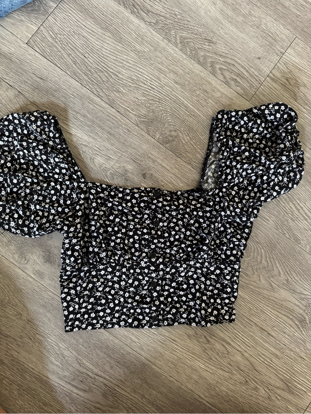 Garage Black Floral Puff-Sleeve Crop Top